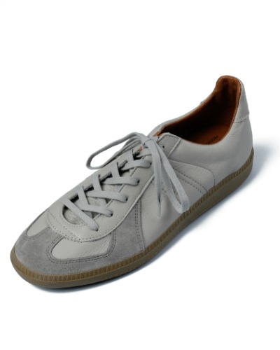 [REPRODUCTION OF FOUND] GERMAN MILITARY TRAINER (LIGHT GRAY)
