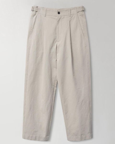 [INTHERAW] STRUCTURED CHINO PANTS (BEIGE GREY)